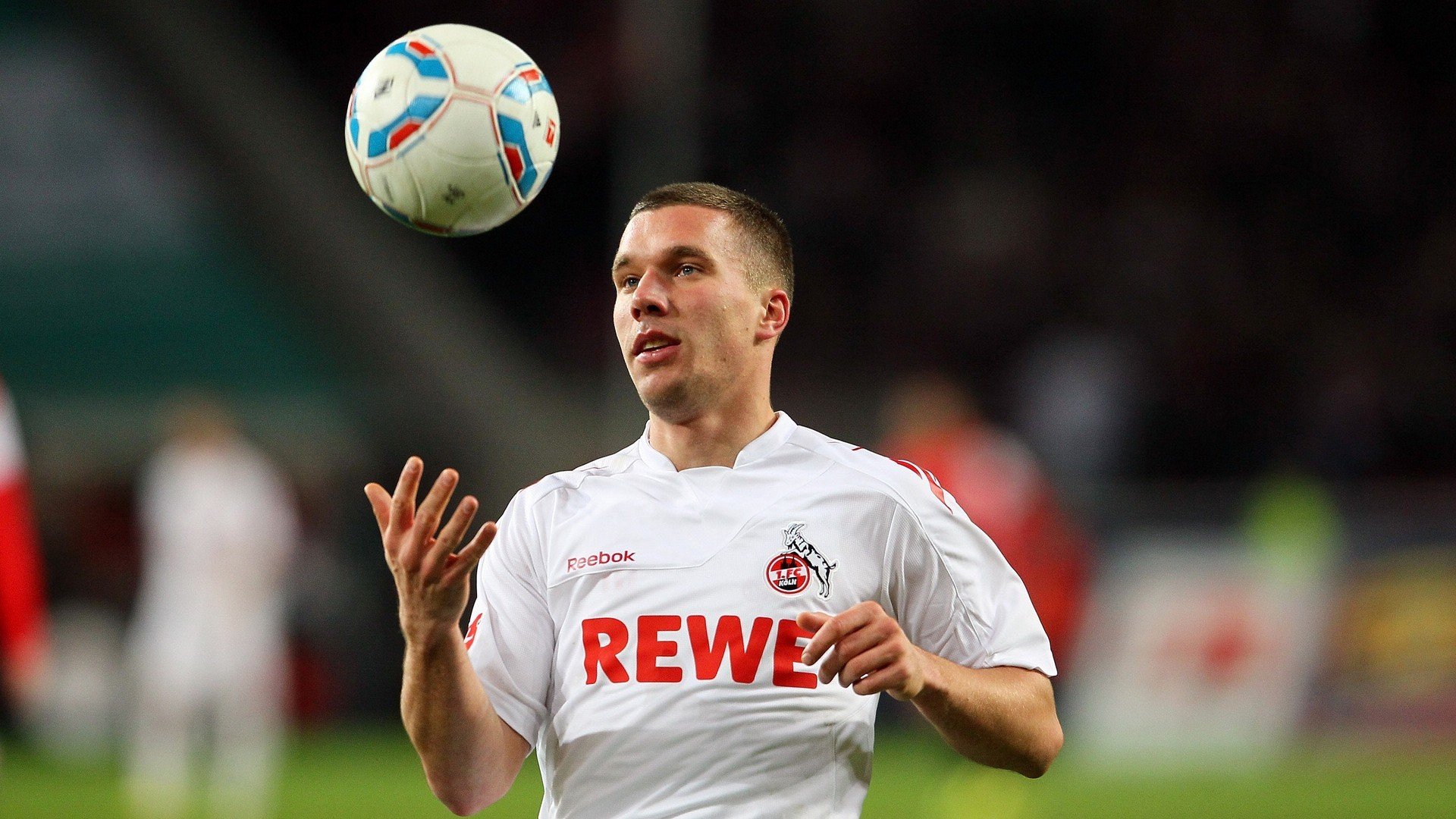 庆典现场：歌舞欢腾，共庆70年辉煌，庆祝70周年表演舞蹈